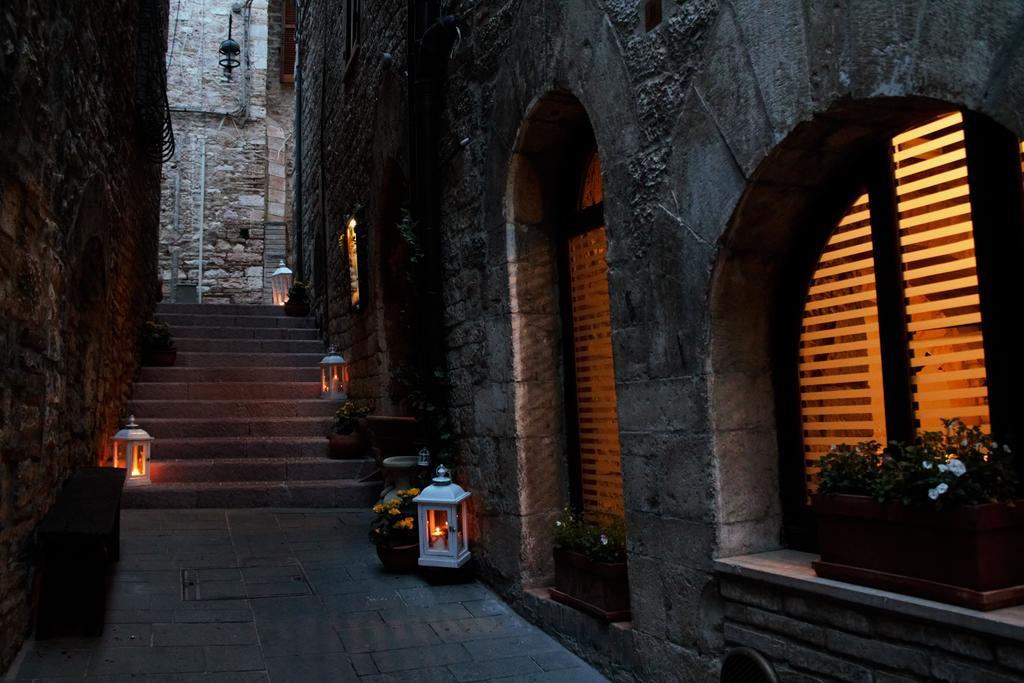 Hotel Il Vicoletto Assisi Exterior foto